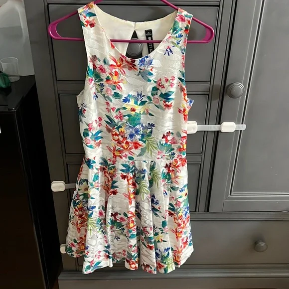 design lab floral dress Small floral dress by Design Lab
